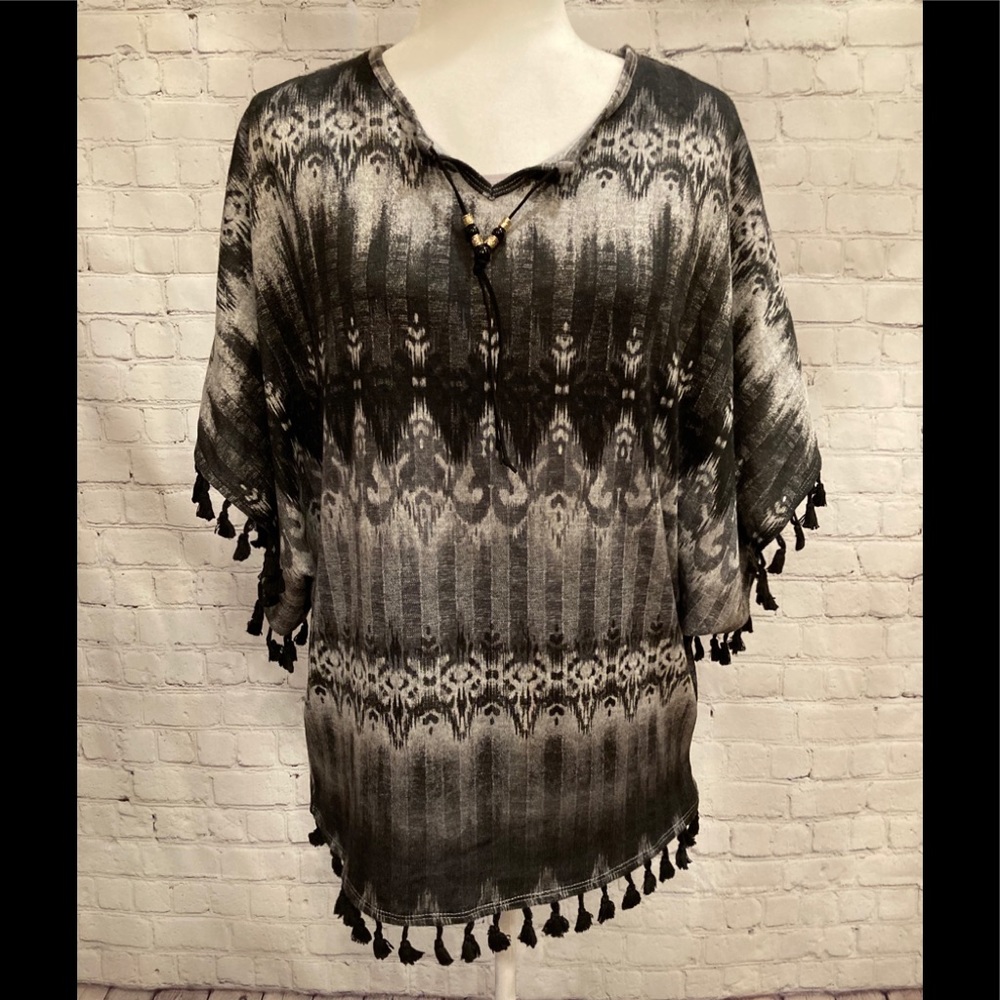 Amy Byer Peasant Tunic Size XL